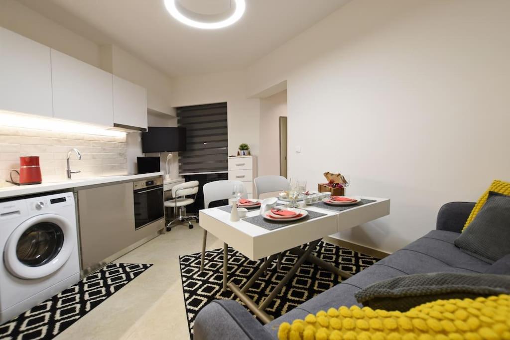 Uni Cozy City Apartment Rhodes City Kültér fotó