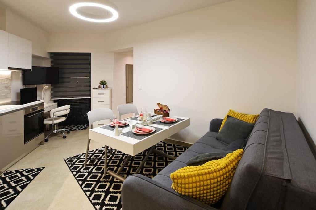 Uni Cozy City Apartment Rhodes City Kültér fotó