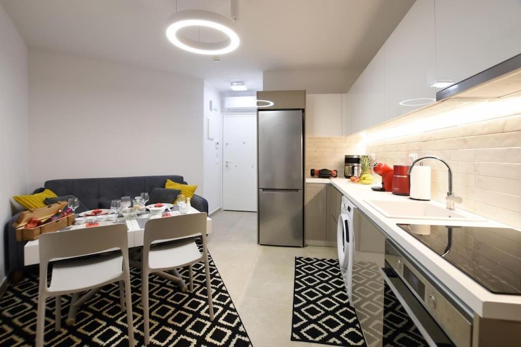 Uni Cozy City Apartment Rhodes City Kültér fotó